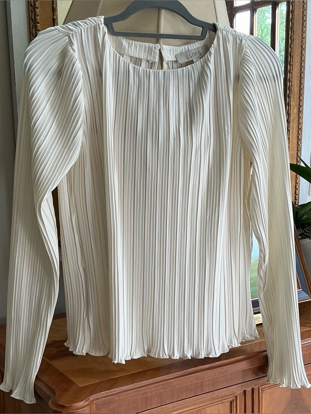 LOFT Ivory Pleated Long-Sleeve Blouse NWT